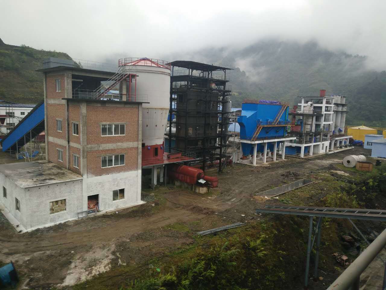 2萬噸(dūn)鋅冶煉焙燒(shāo)非标設備制(zhi)作安裝