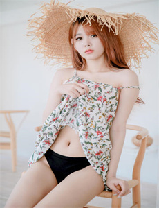 《14MAY18_XXXXXL放屁-蹂躏极品白丝美腿玉足校花》