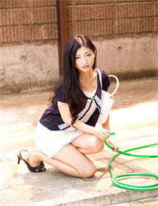 《小猪佩奇动画片全集免费观看的-被迫做在木马上调教》