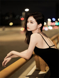 《男神女神-小莹客厅激情46章至50章视》