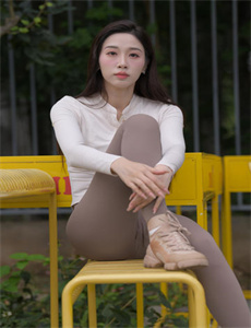 《家有宝贝-女儿的朋友9线观高清有翻译》