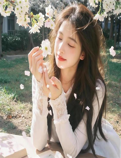 收视第一：《嘿！马上出发精彩》美学价值分析：艺术美感与审美特征探讨